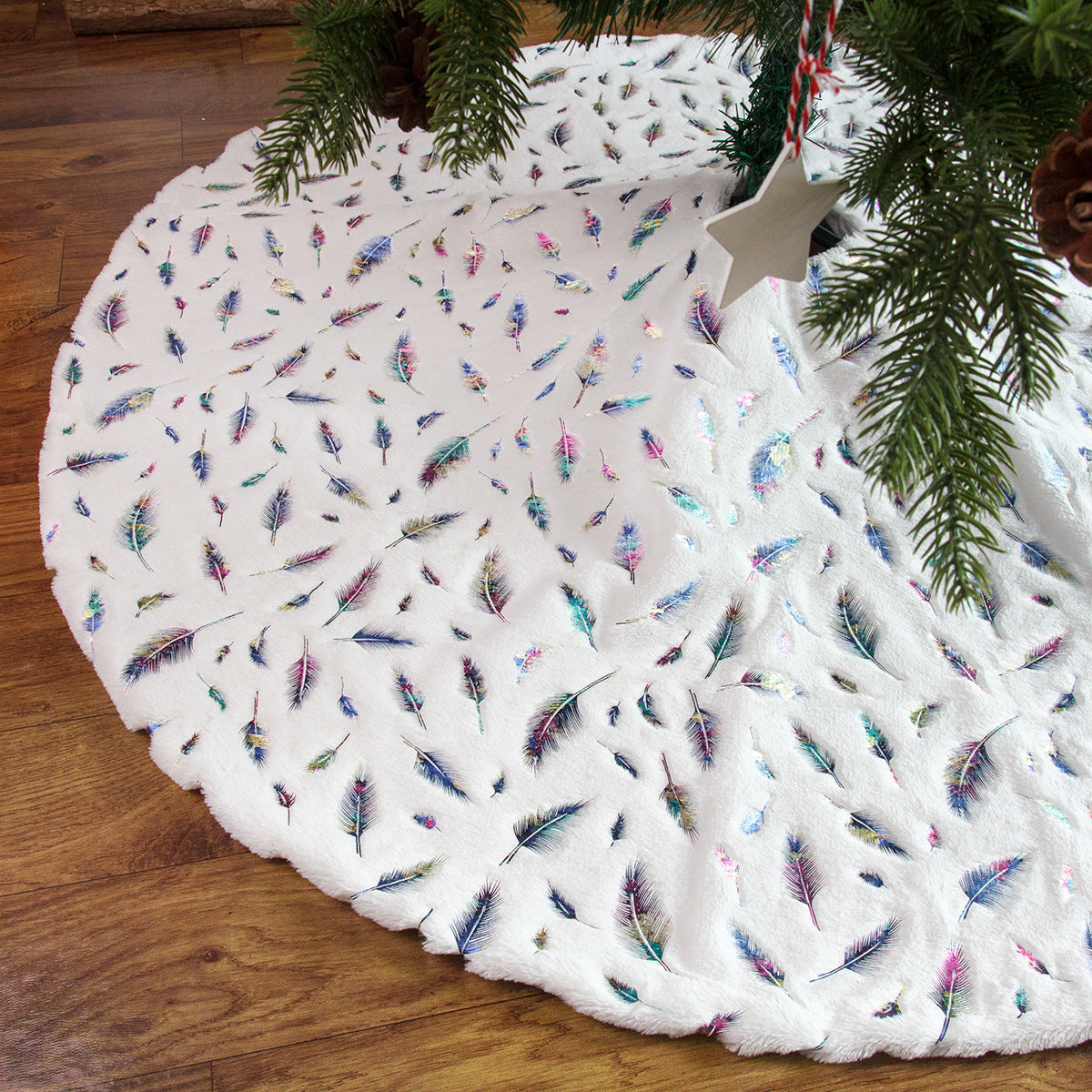 New White Plush Christmas Tree Skirt
